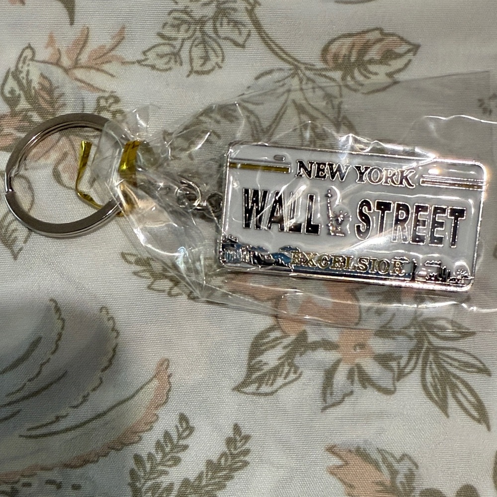 New York Wall Street Car Keychain. House key holder. Vehicle 🚗 Owner/collectors.